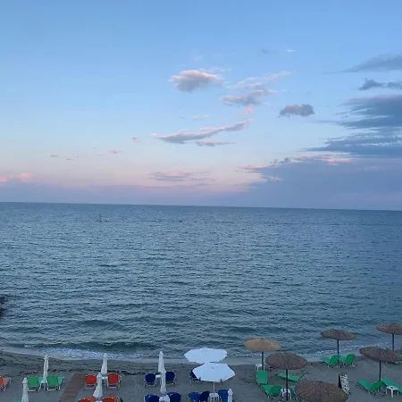 Menta Beach Bár és Apartman *